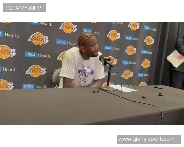 艾顿称赞詹姆斯传球能力只需出现在正确位置即可接到精准助攻